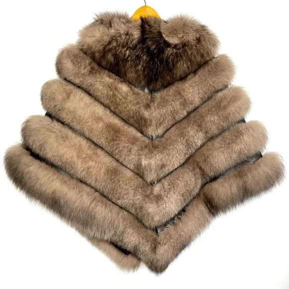 Belle Fare Asymetrical Fox Fur Poncho with Leather Inserts NWT - Picture 3 of 11
